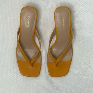 Express Kitten Heel